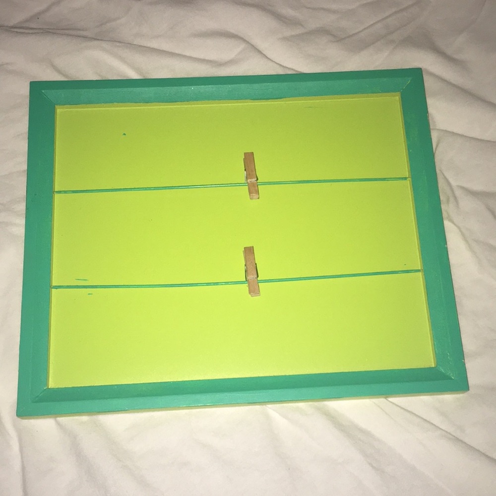 Clip picture frame wall decor